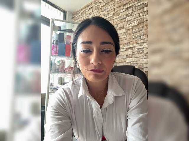 Bella-152's BongaCams show and profile