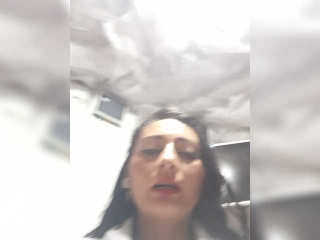 Bella-152 live cam on BongaCams