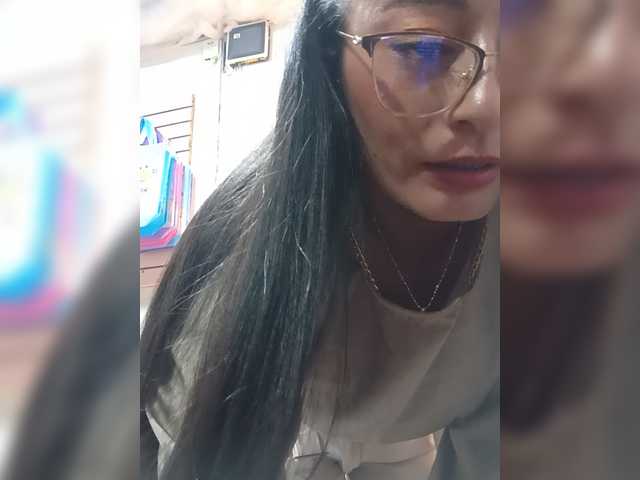 Bella-152 live cam on BongaCams