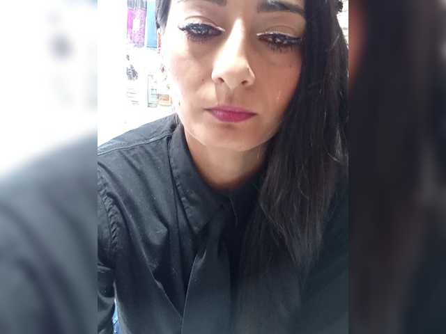 Bella-152's BongaCams show and profile