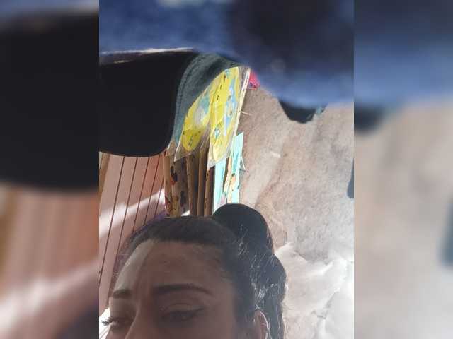 Bella-152 live cam on BongaCams