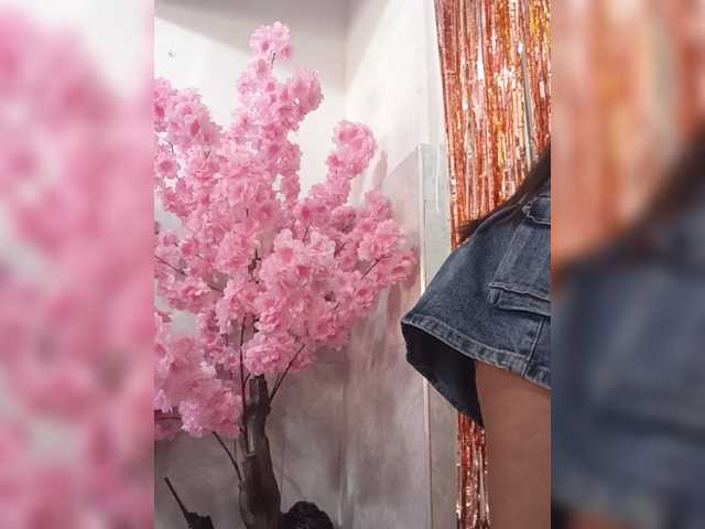 Bella-152 live cam on BongaCams
