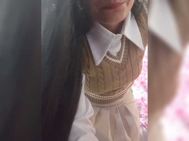 Bella-152 live cam on BongaCams
