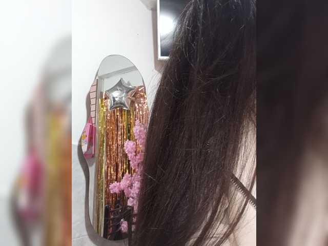 Bella-152 live cam on BongaCams
