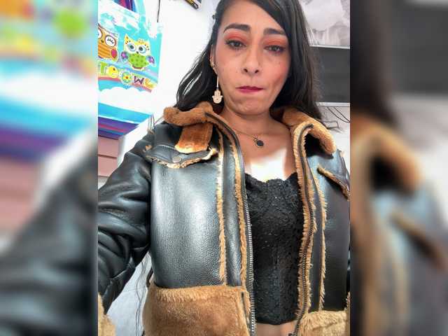 Bella-152 live cam on BongaCams