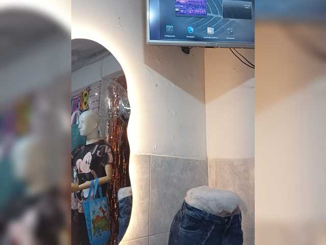 Bella-152 live cam on BongaCams