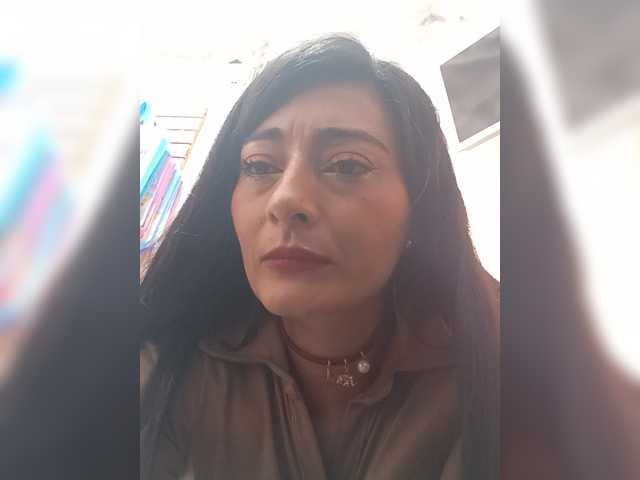 Bella-152 live cam on BongaCams