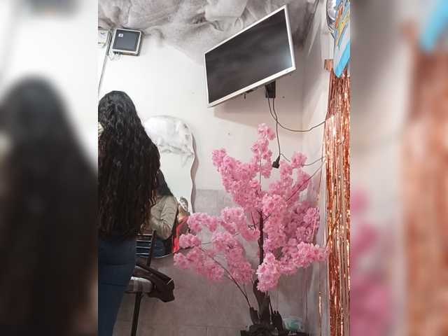 Bella-152 live cam on BongaCams