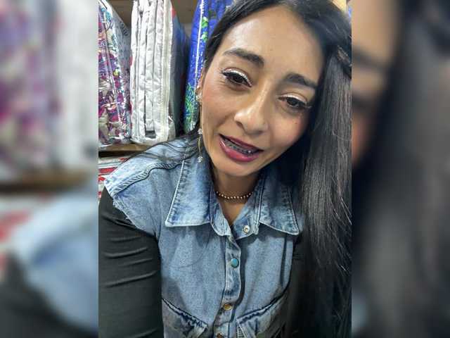 Bella-152's BongaCams show and profile