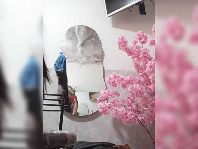 Bella-152 live cam on BongaCams