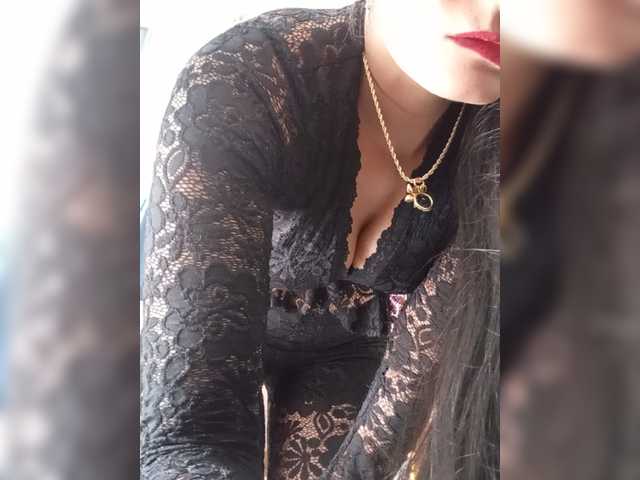 Bella-152 live cam on BongaCams