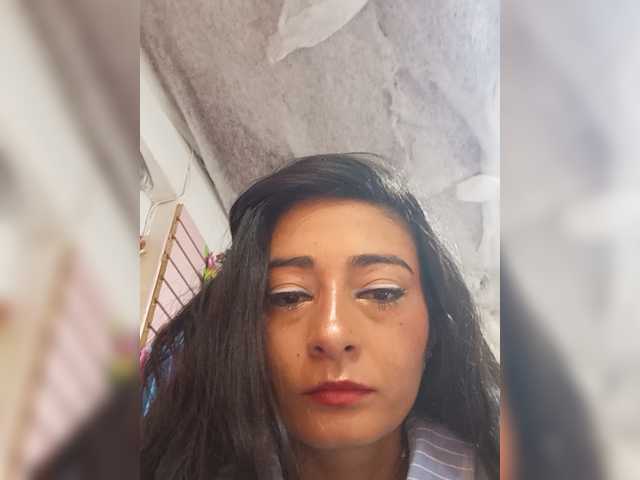 Bella-152 live cam on BongaCams