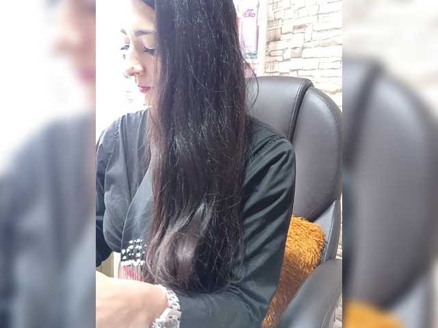 Bella-152's BongaCams show and profile