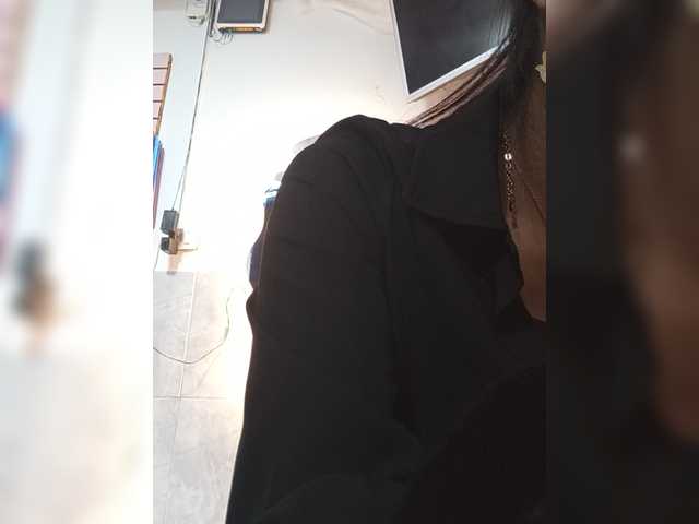 Bella-152 live cam on BongaCams