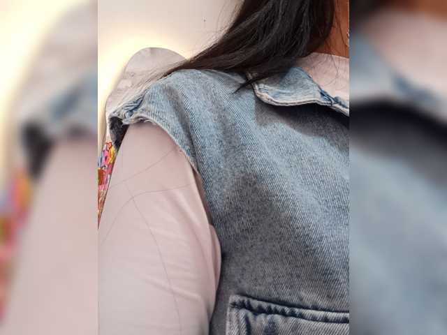 Bella-152 live cam on BongaCams