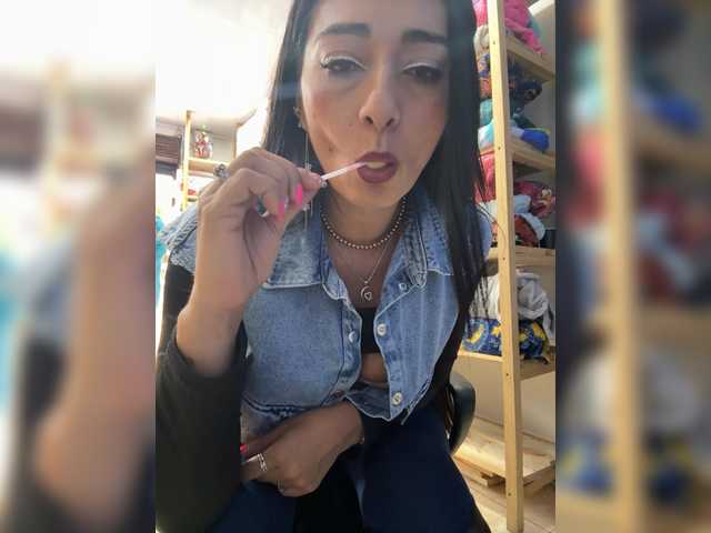 Bella-152's BongaCams show and profile