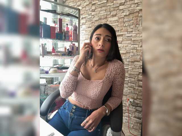 Bella-152's BongaCams show and profile