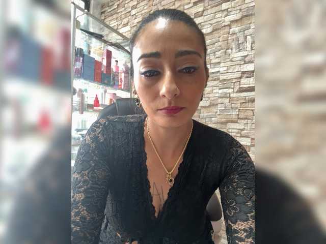 Bella-152's BongaCams show and profile