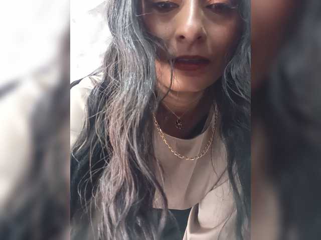 Bella-152 live cam on BongaCams