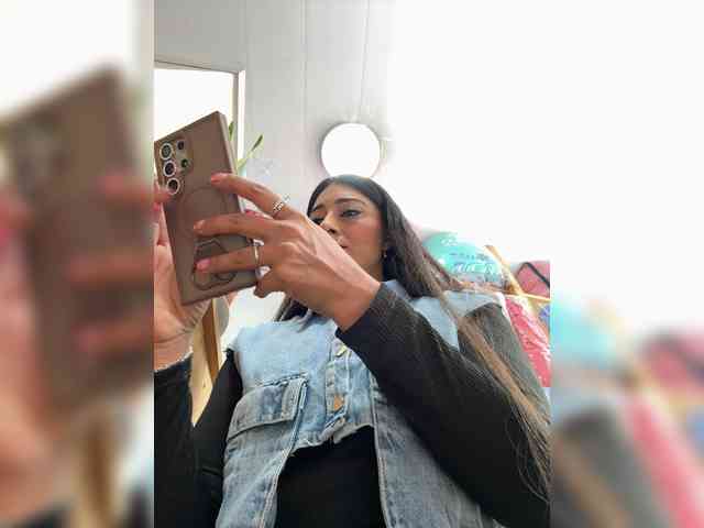 Bella-152 webcam