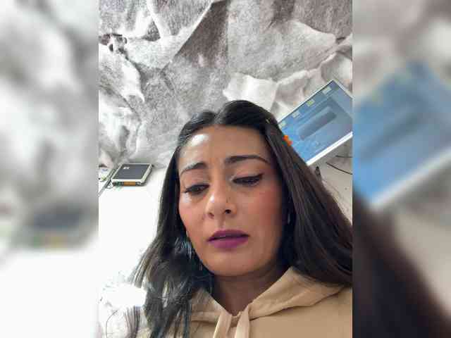 Bella-152 webcam