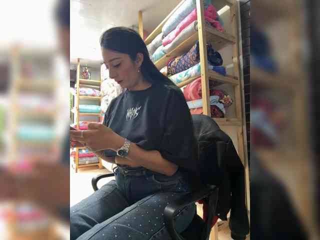 Bella-152 webcam