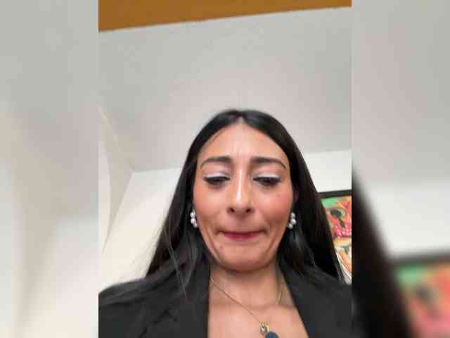 Bella-152 webcam