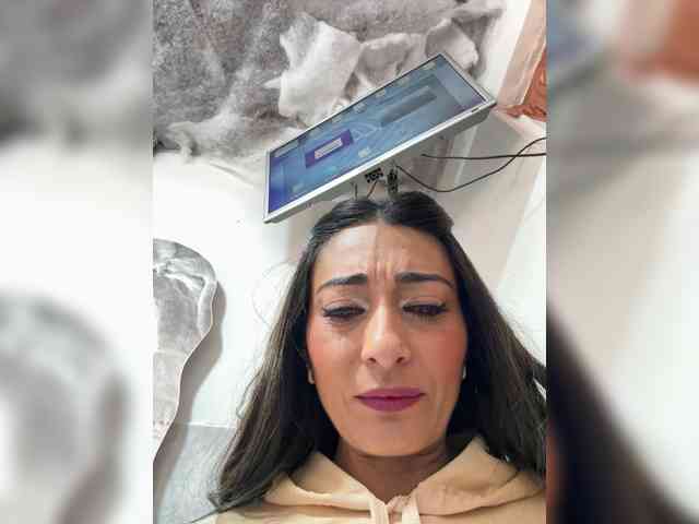 Bella-152 webcam