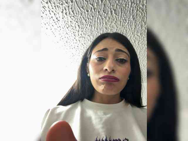 Bella-152 webcam