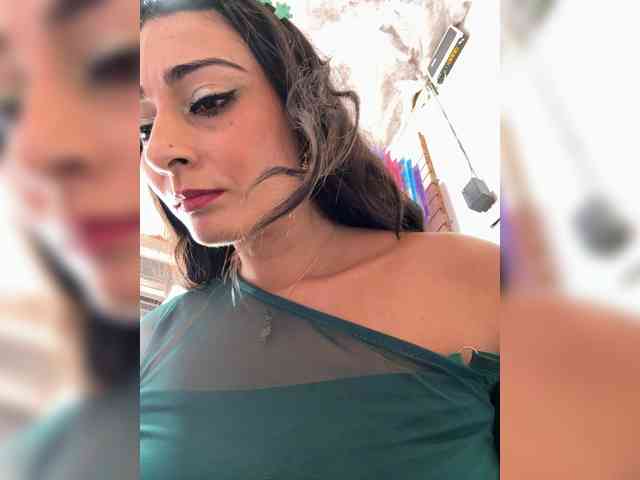 Bella-152 webcam