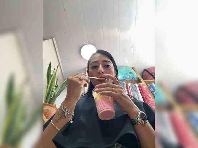 Bella-152 webcam