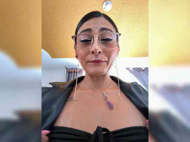 Bella-152 webcam