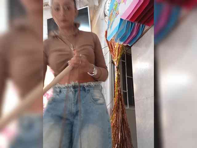 Bella-152 webcam