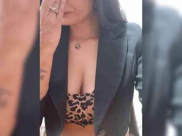 Bella-152 webcam