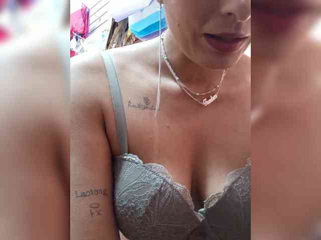 Bella-152 webcam