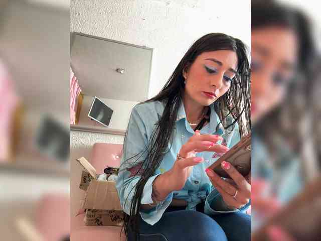 Bella-152 webcam