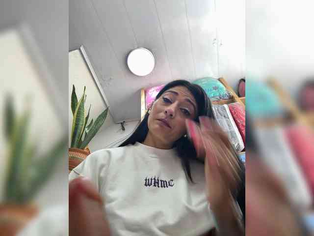 Bella-152 webcam