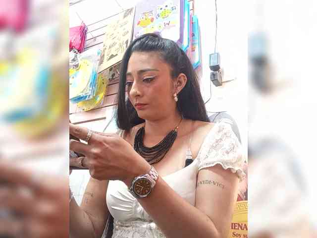 Bella-152 Live Webcam on BongaCams