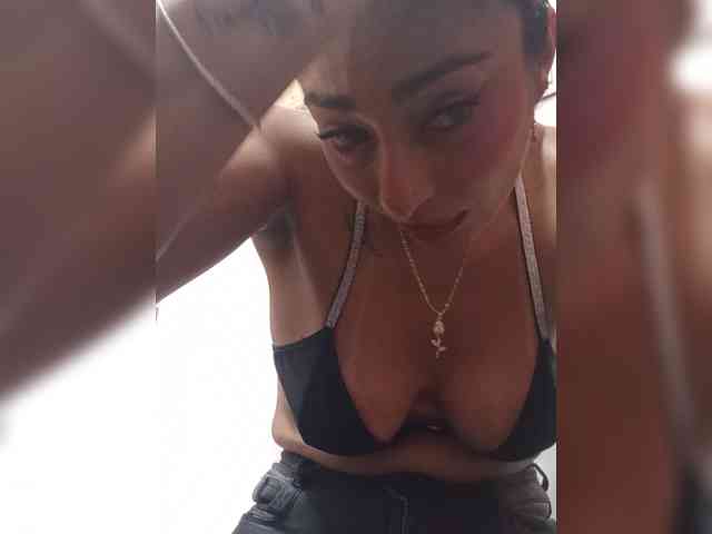 Bella-152 webcam