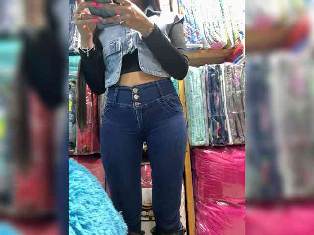 Bella-152 Live Webcam on BongaCams