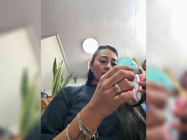Bella-152 webcam