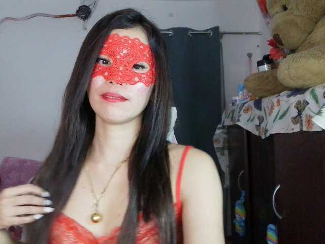 xyzhoney69 live cam on BongaCams