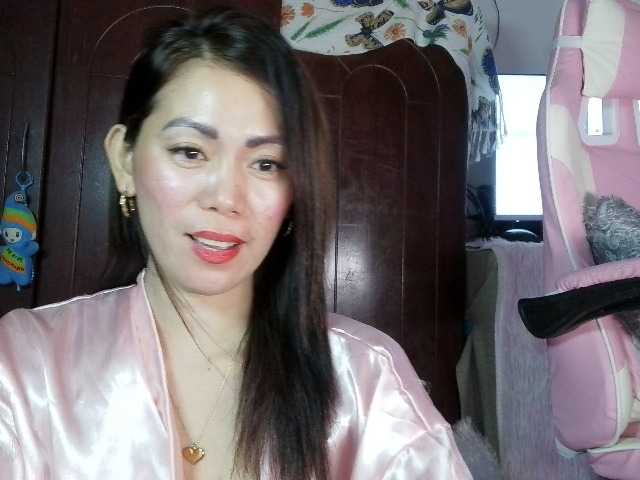 xyzhoney69 live cam on BongaCams