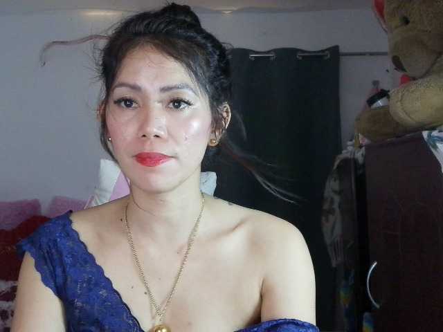 xyzhoney69 live cam on BongaCams