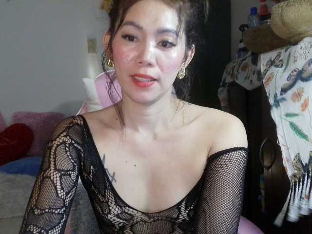 xyzhoney69 live webcam show