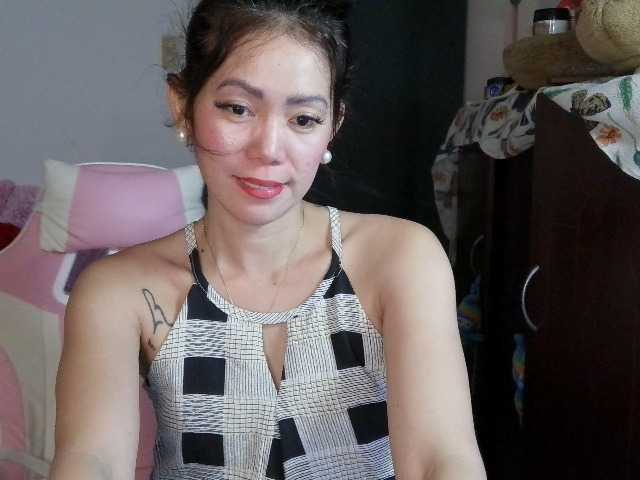 xyzhoney69 live cam on BongaCams