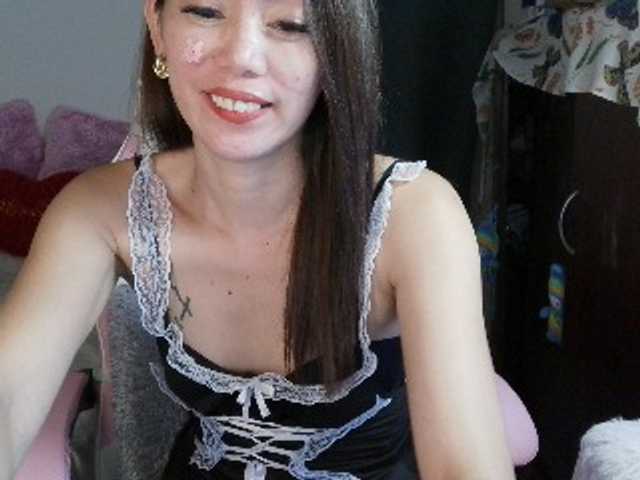xyzhoney69 live cam on BongaCams