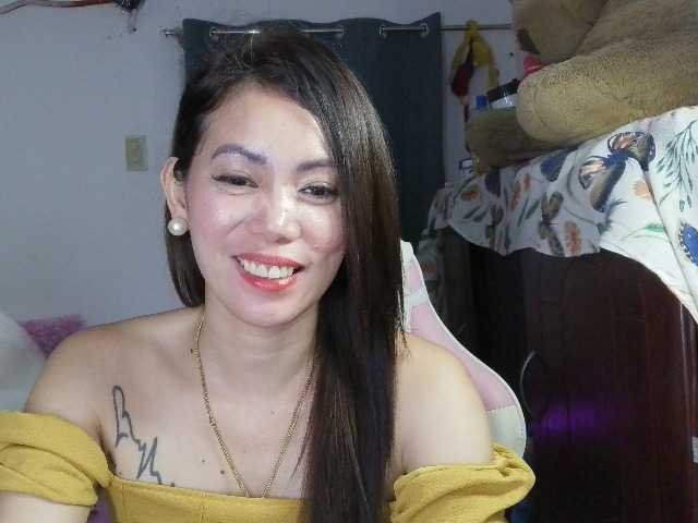 xyzhoney69 live cam on BongaCams