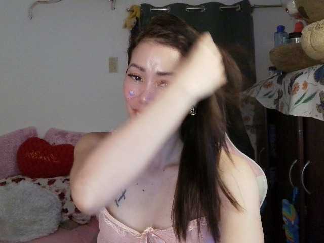 xyzhoney69 live cam on BongaCams