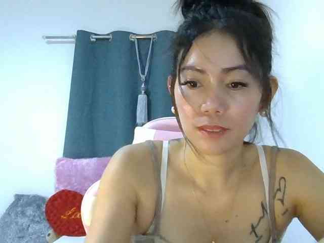xyzhoney69 webcam